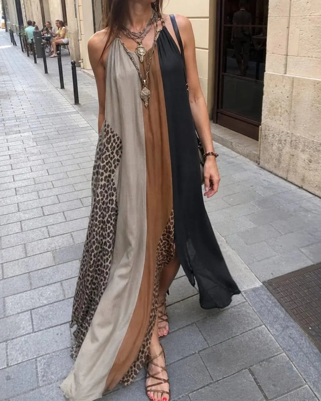 Sleeveless Maxi Dress with Contrast Leopard Pockets