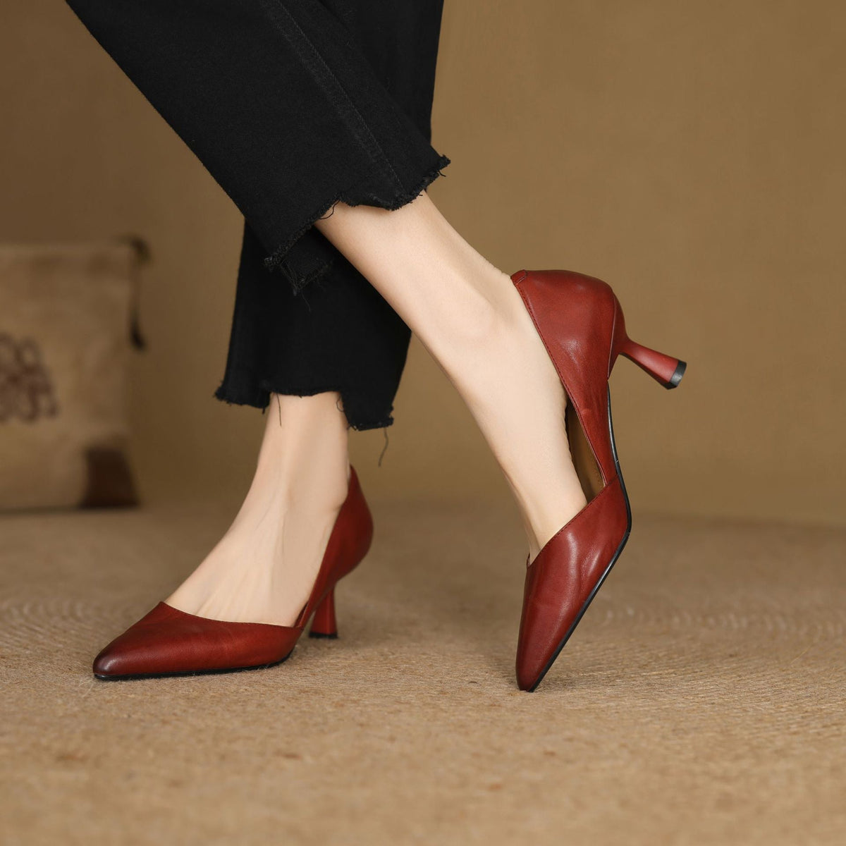 Women's Curve Leather Heels