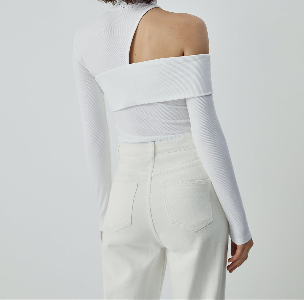 Ginevra | Asymmetric High-Neck Top