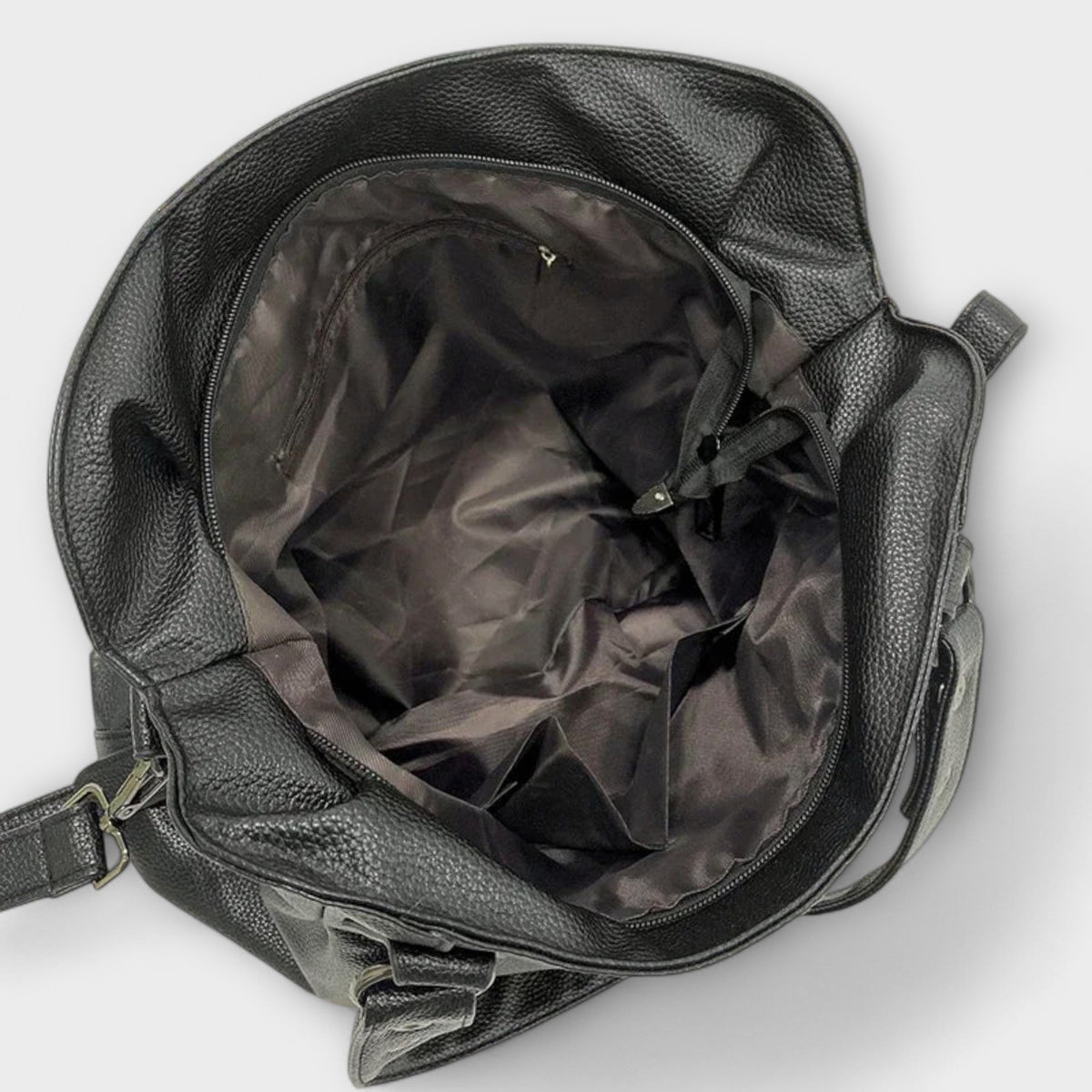 Women’s Shoulder Bag With Sleek Shape