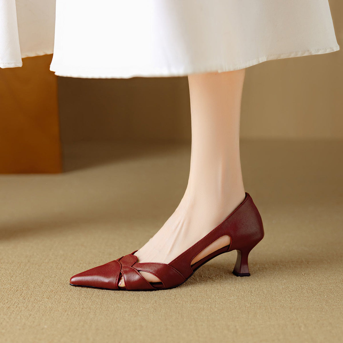 Women's Cutout Leather Pumps