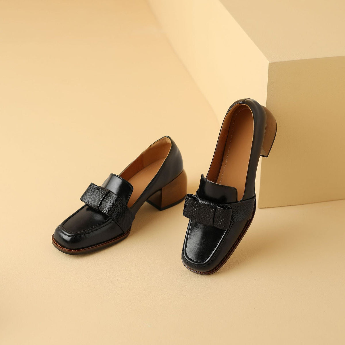 Women's Bow Leather Loafer Pumps