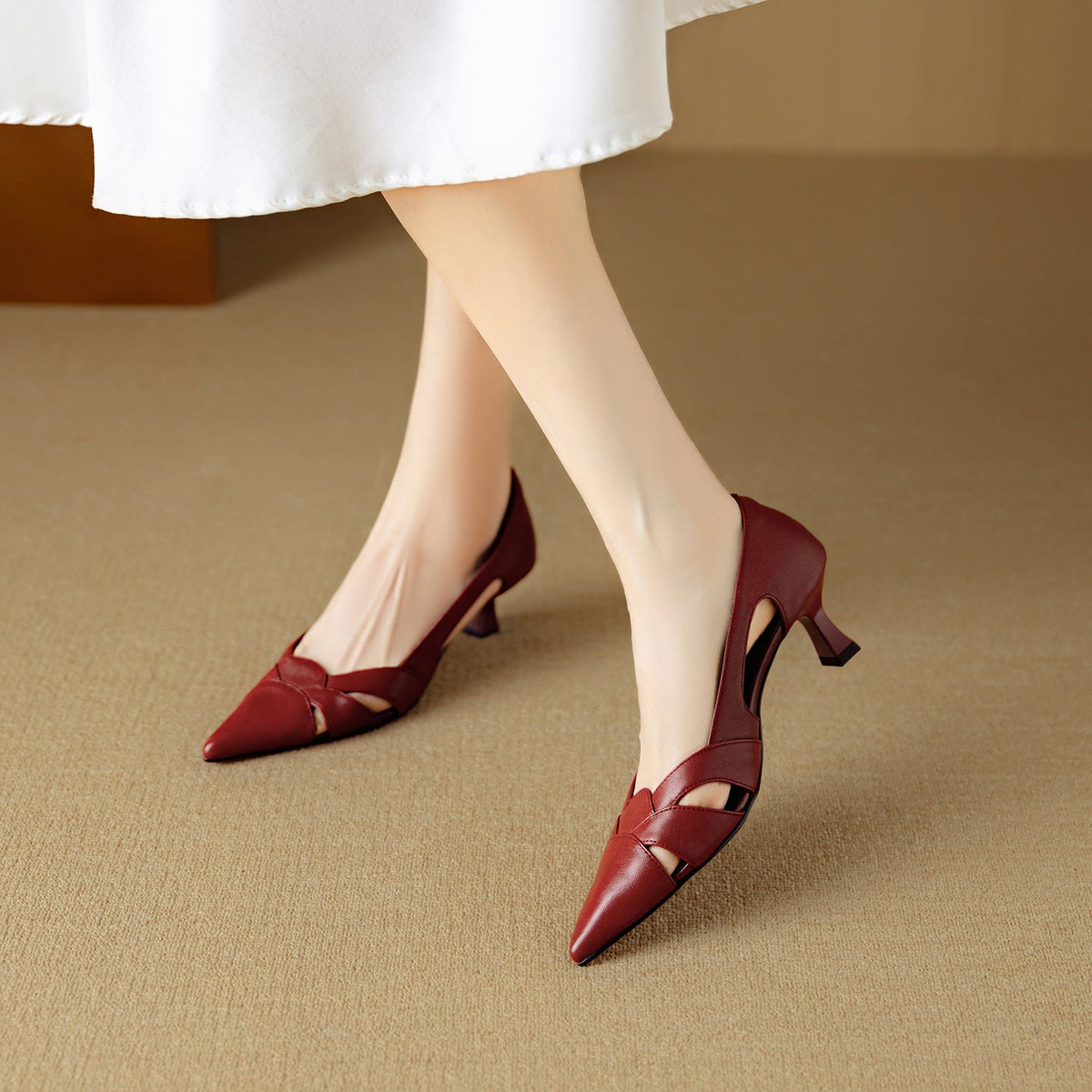 Women's Cutout Leather Pumps