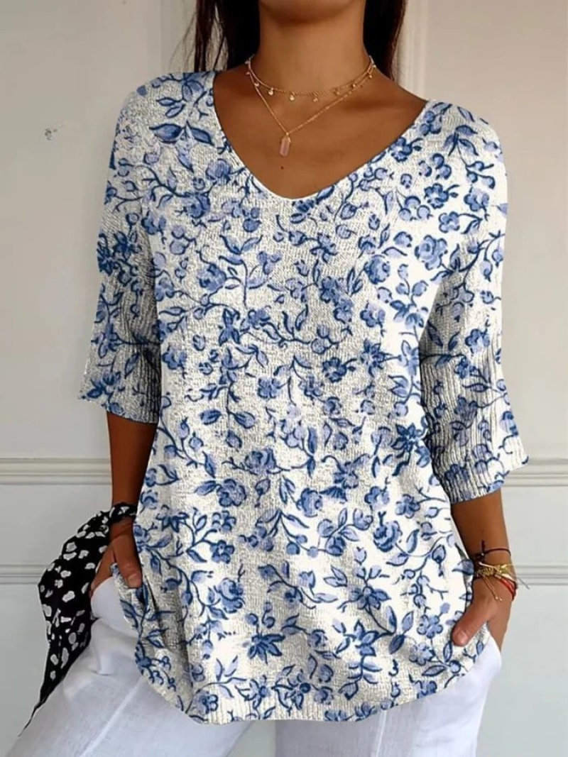 Toile™ | Small Blue Flowers Print Casual Pullover