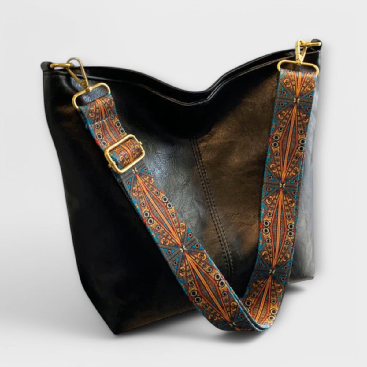 Women’s Shoulder Bag With Unique Strap