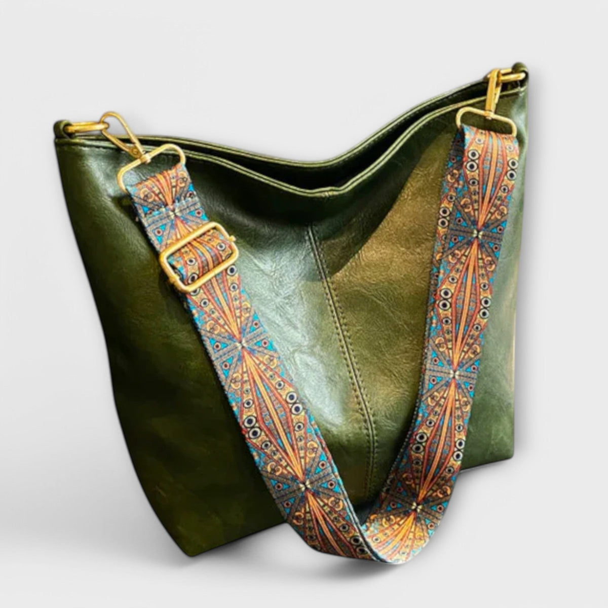 Women’s Shoulder Bag With Unique Strap