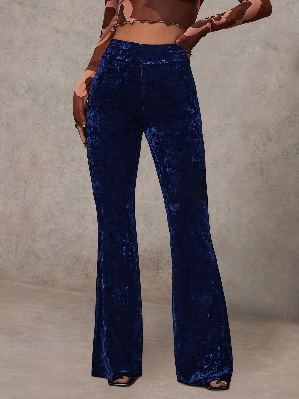Fionnuala | Navy Crushed Velvet Flared Trousers