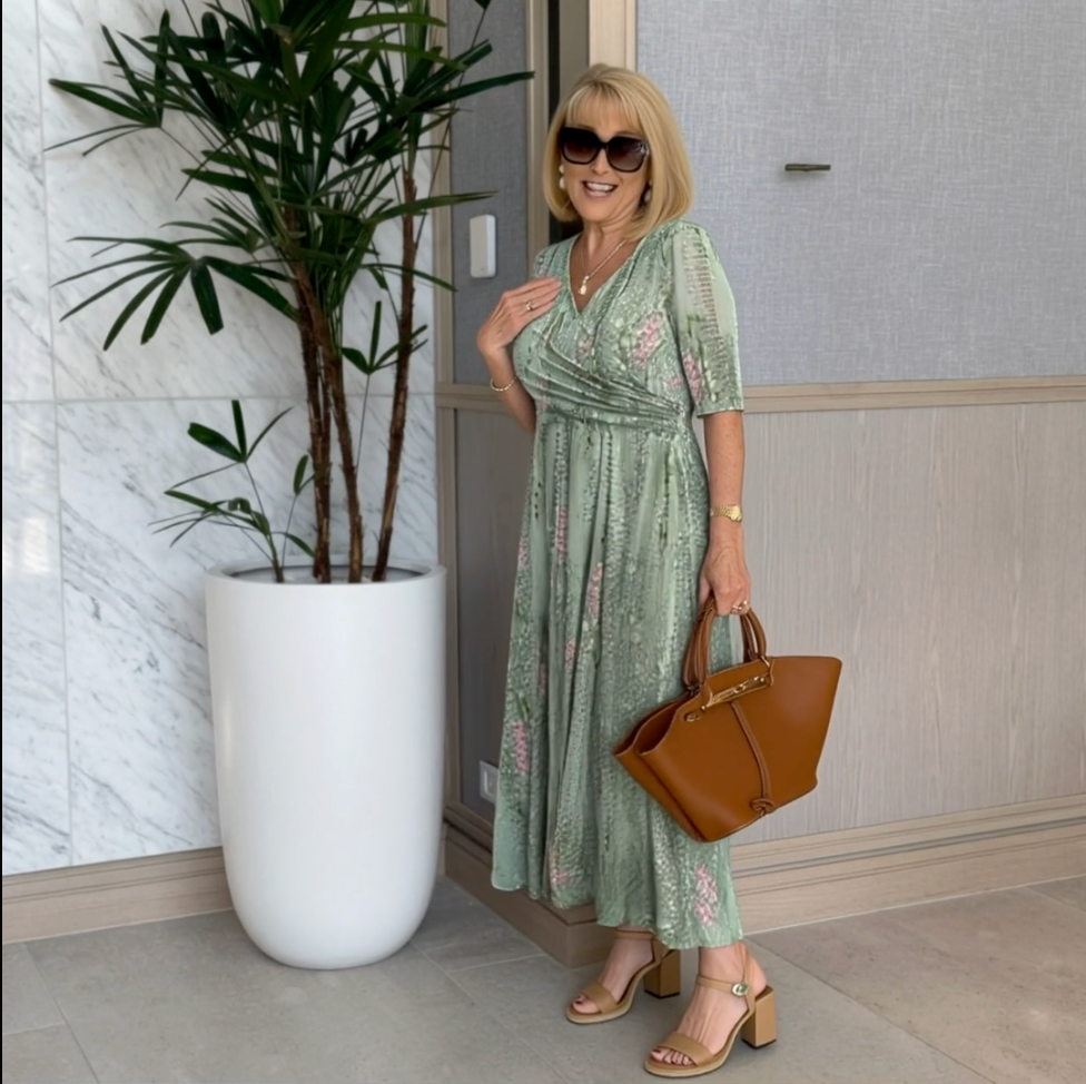Linnea™ | Leaf Print Midi Dress