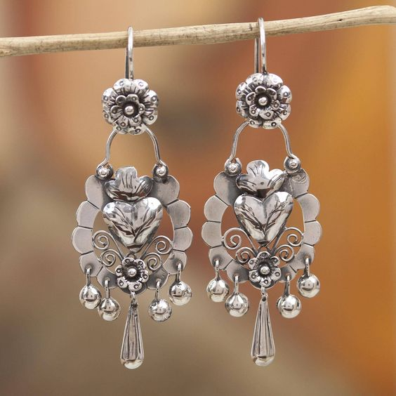 Novella™ | Vintage Floral Chandelier Drop Earrings