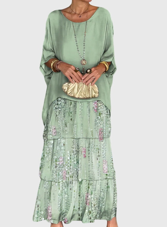 Long and Flowing Elegant Dress