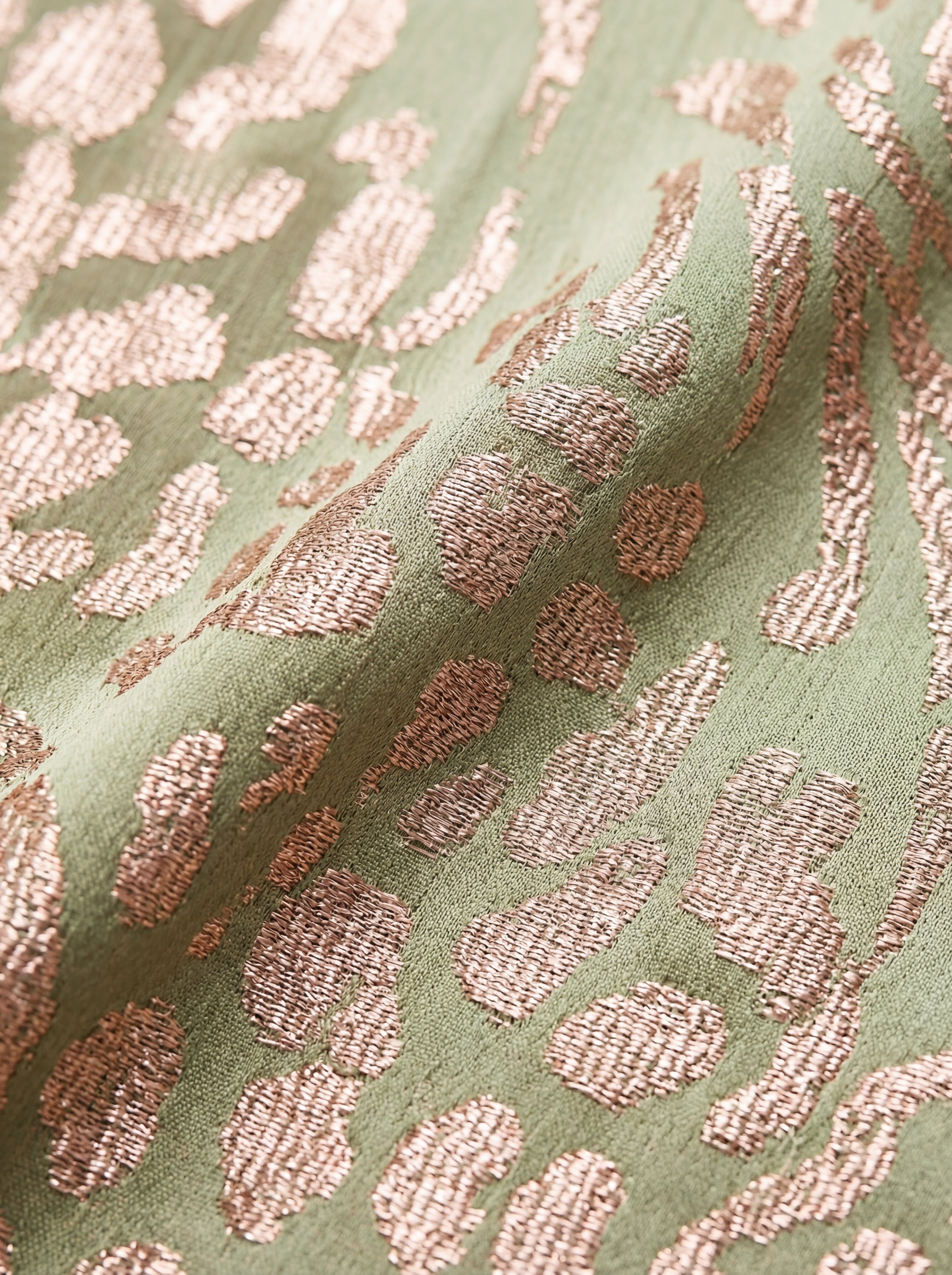 Evadine™ | Midi Dress with Slimming Effect, Central Knot, and Fluid Drape