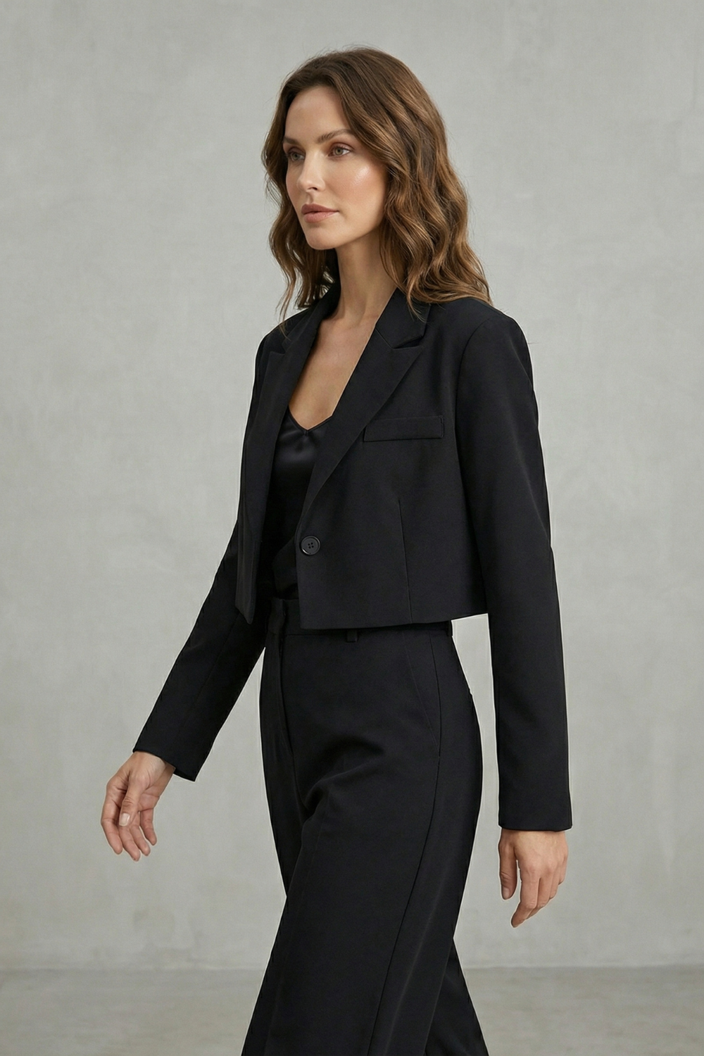 Women's Chic Cropped Silhouette Blazer
