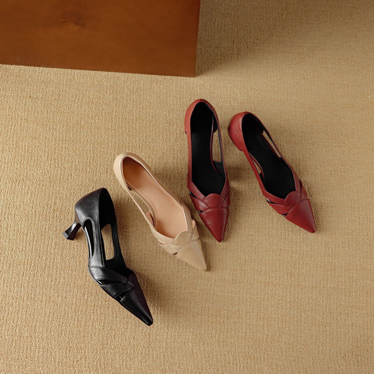 Women's Cutout Leather Pumps