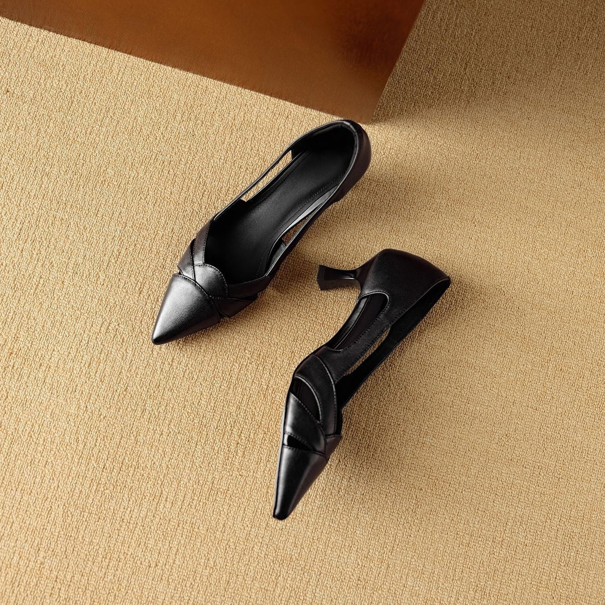 Women's Cutout Leather Pumps