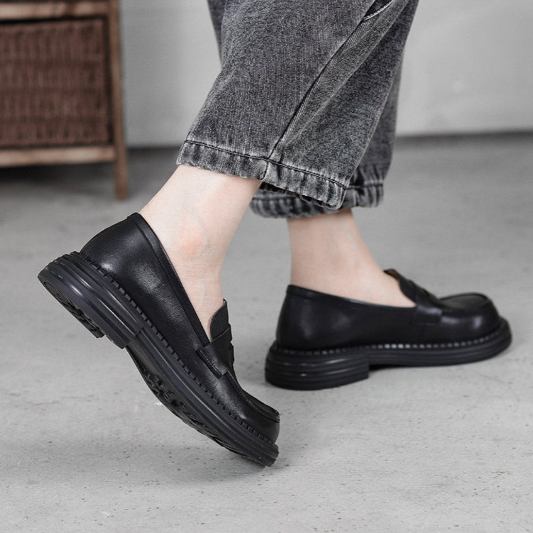 Women's Leather Round-Toe Loafers